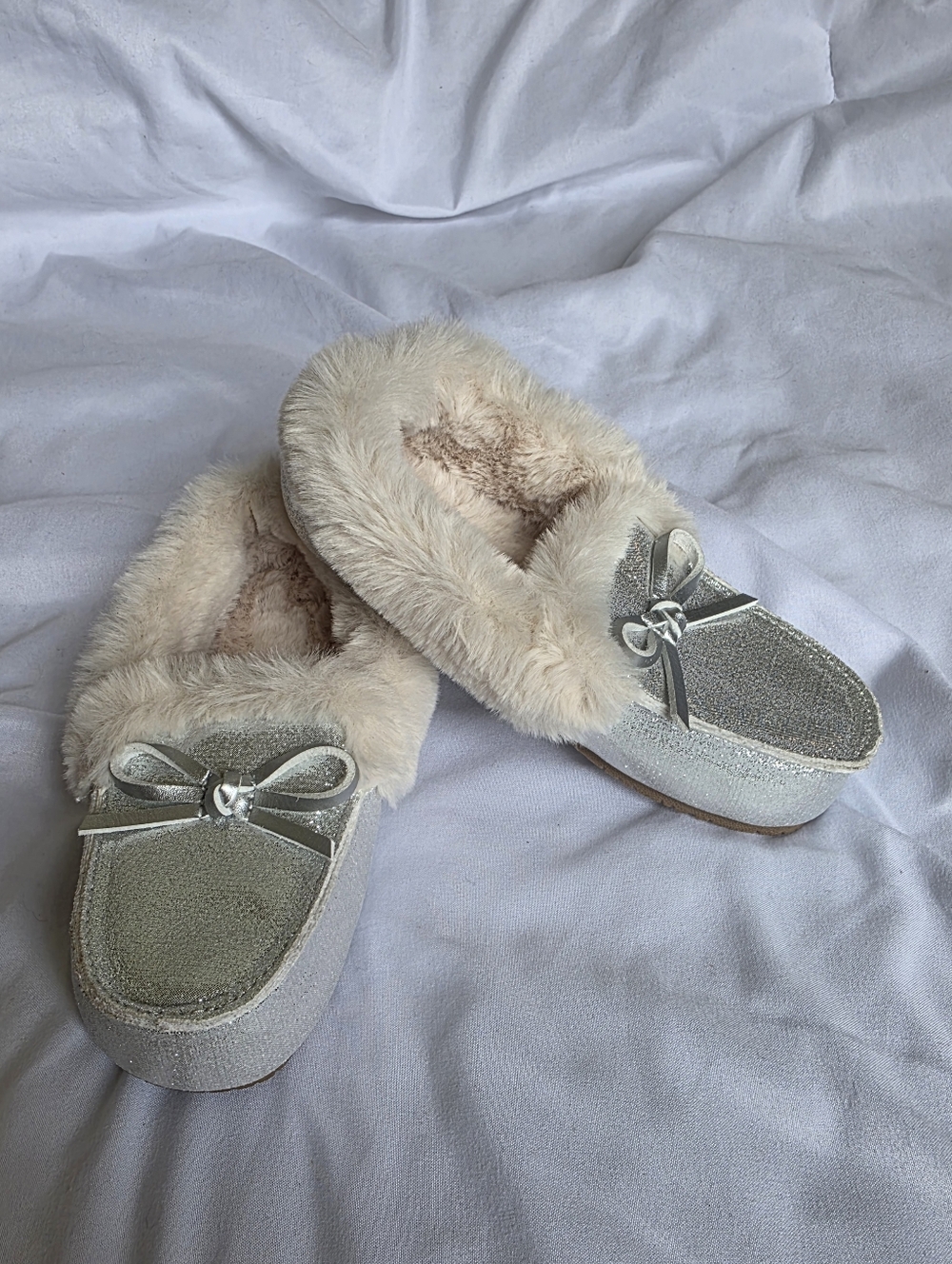 Target Toddler Girls Faux-Fur Silver Slip-On Hard Bottom Slippers Size 10 NWOT